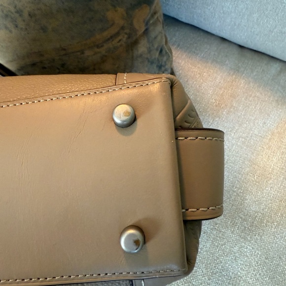 Coach Edie Shoulder Bag 31 with Tea Rose Tooling - Picture 15 of 16